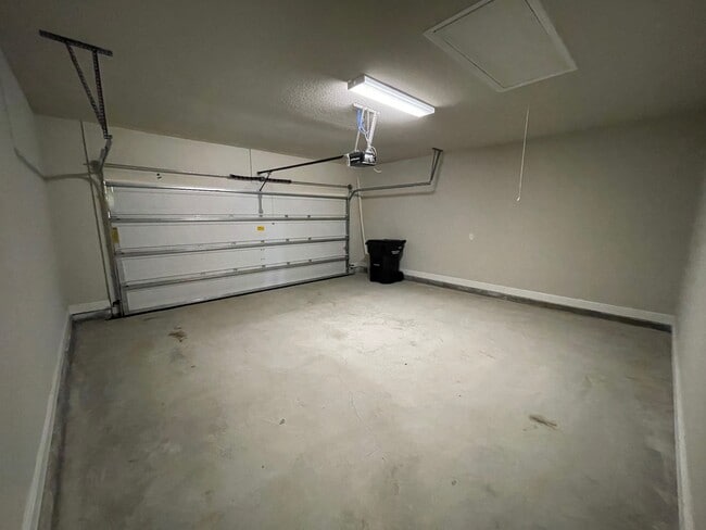 Building Photo - 31689 Kestrel Loop