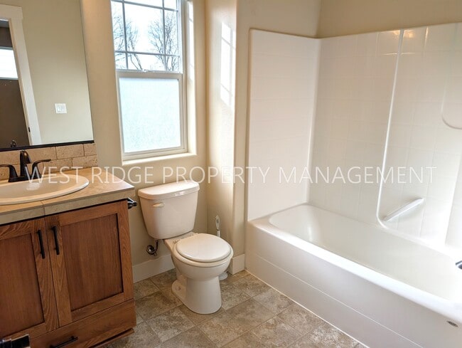 Building Photo - 14916 NW Delia St