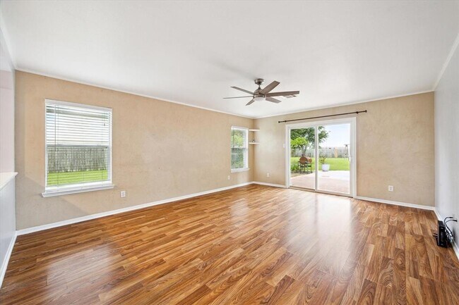 Building Photo - 3402 Fox Ct
