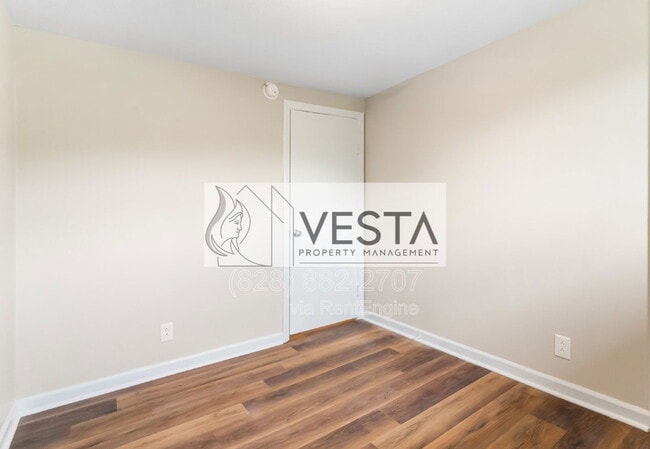 Building Photo - 26 Reid St