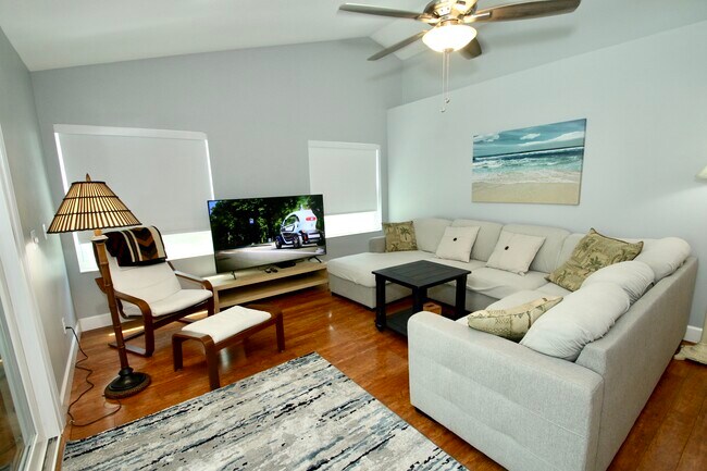 Building Photo - 5772 White Acres Ln
