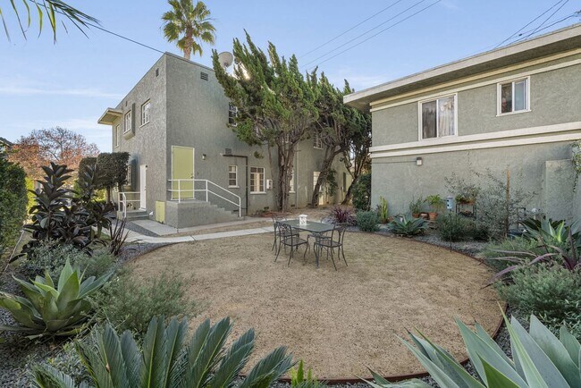 Building Photo - 35-35 Kennebec Ave