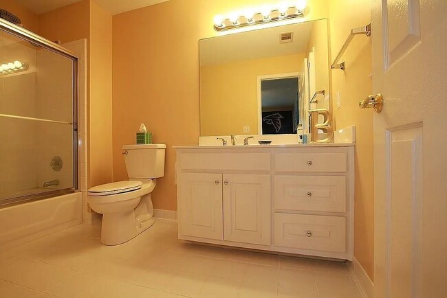 Building Photo - 200 Azalea Cove Ln