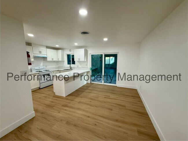 Building Photo - 3401 Squire Ln