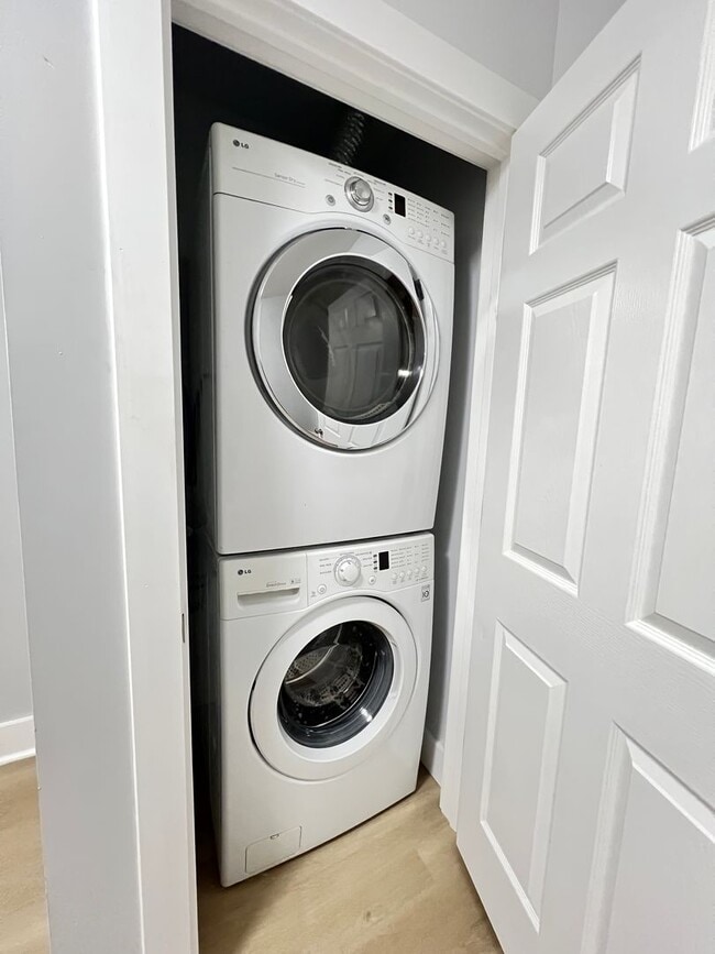 Building Photo - Renovated 3BR/1.5Bth House! Section 8 ONLY!!