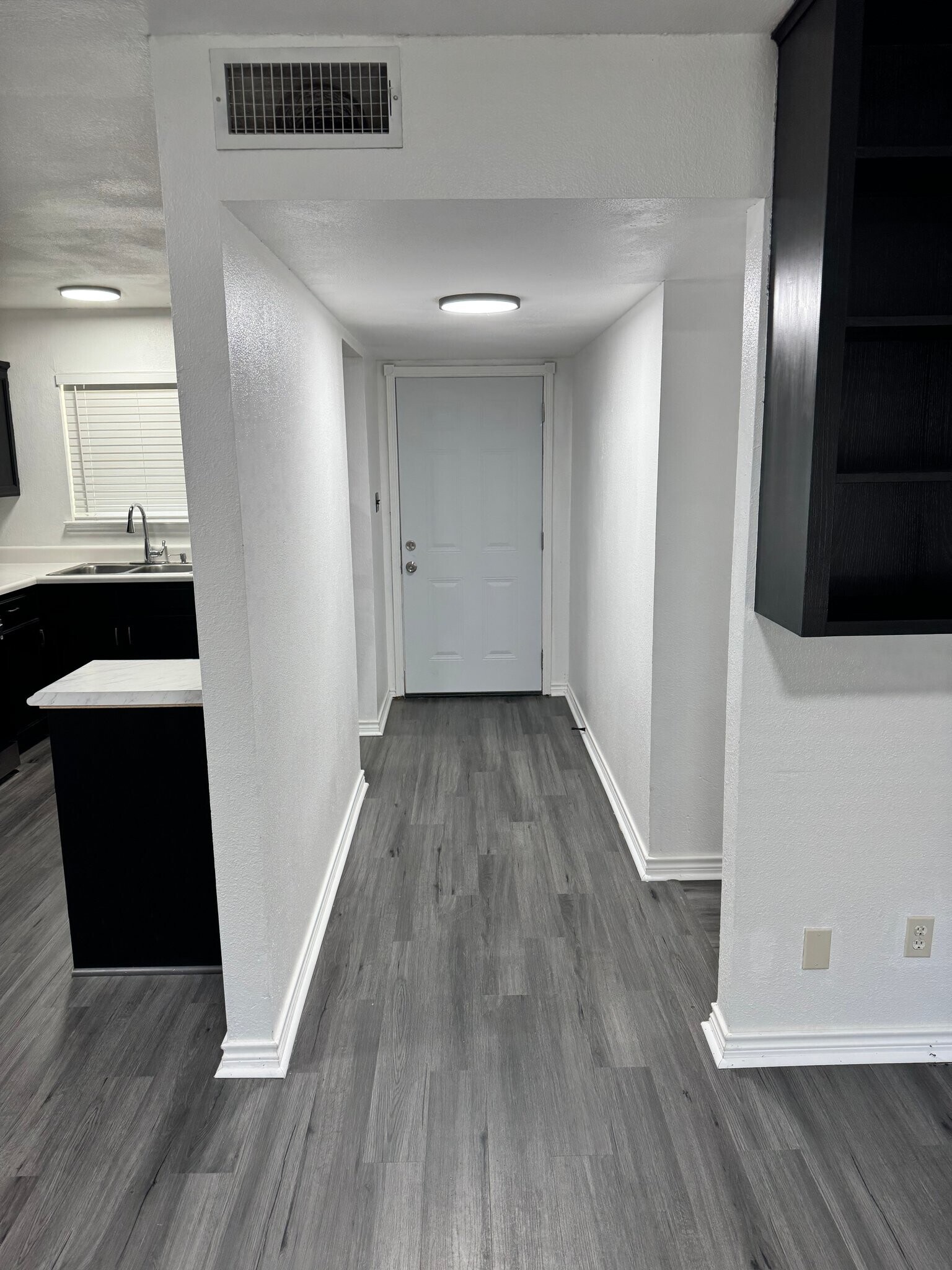 Building Photo - 821 Vernon Ct