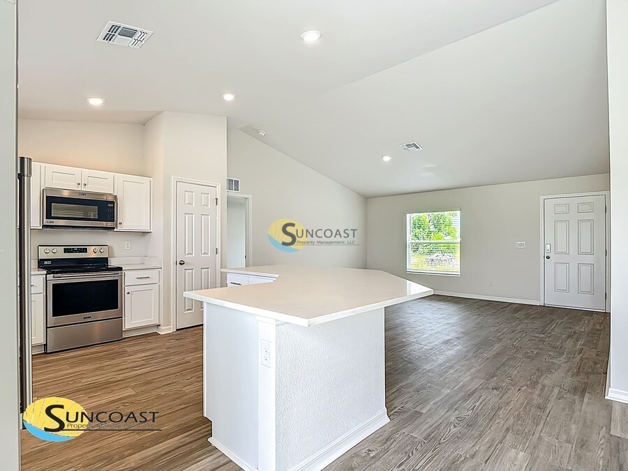 Building Photo - 15720 SW 35th Court Rd