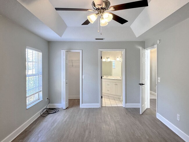 Building Photo - Freshly Renovated Three Bedroom Home Ready...