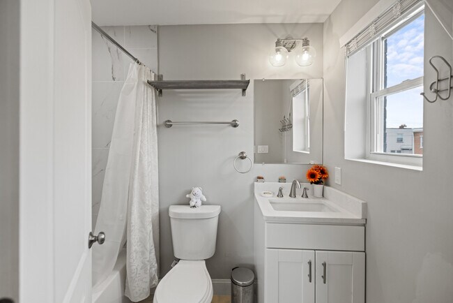 Building Photo - 5519 5th St NE