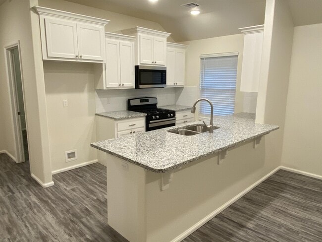 Building Photo - 2424 Alta Vista Ln