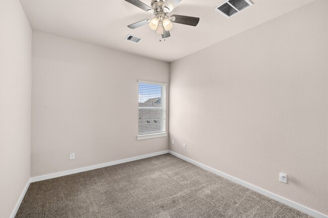 Building Photo - 17019 Seminole Ridge Dr