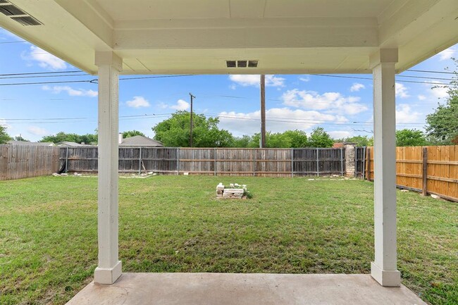Building Photo - 2356 Vernell Way