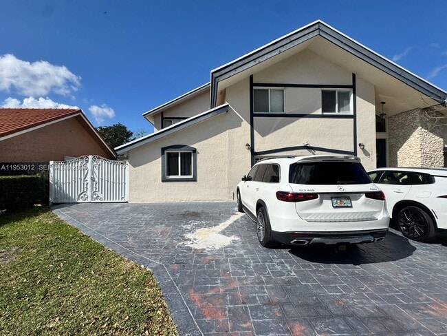 Building Photo - 10710 SW 141st Ave