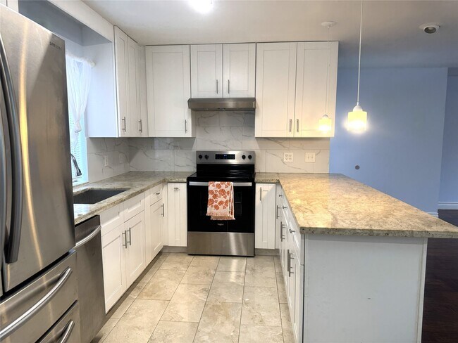 Building Photo - 6315 Deerwood Rd