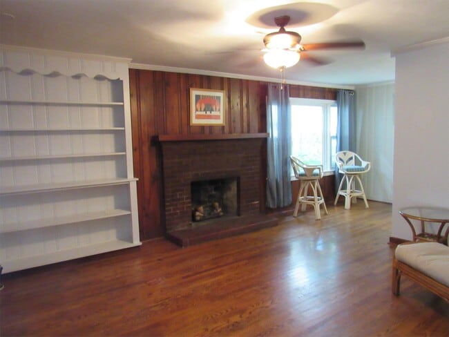 Building Photo - 1537 E Ocean View Ave