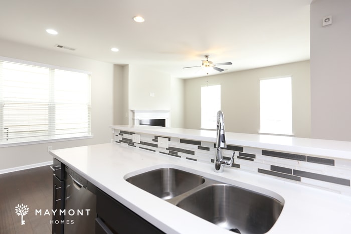 Building Photo - 836 Regal Ln