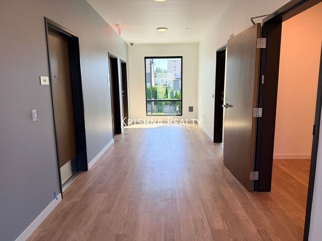 Building Photo - 7650 NW 170th Ave