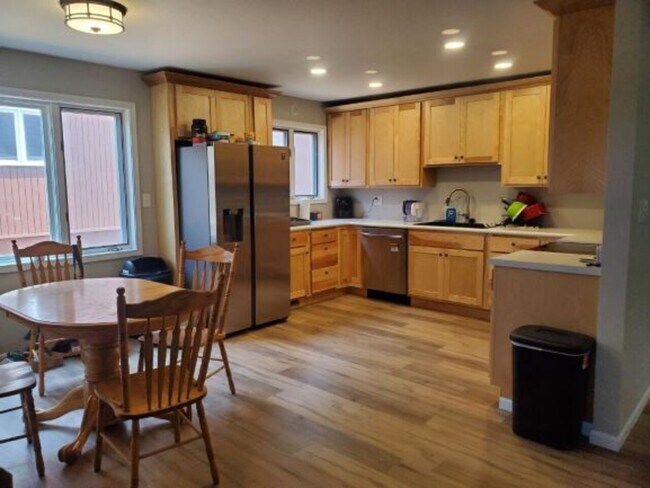 Building Photo - 522 Huntridge Dr