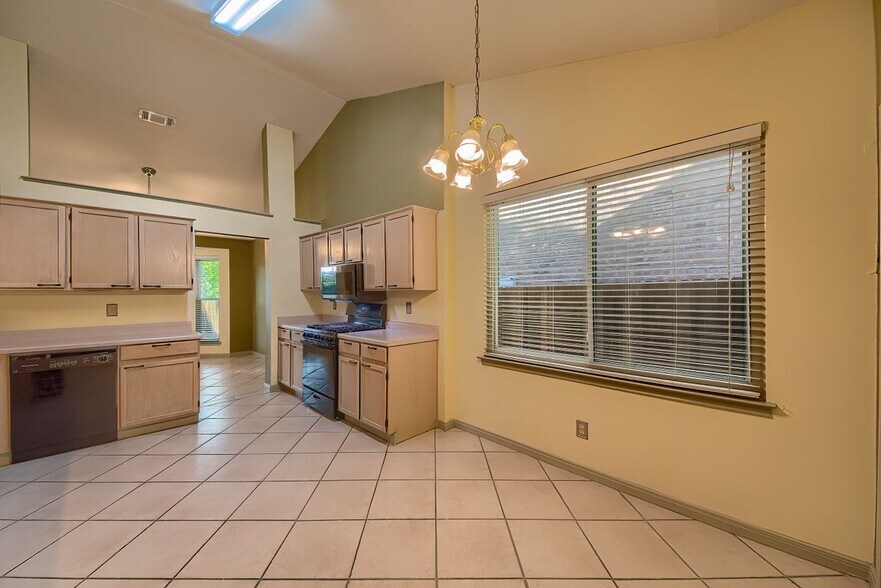 Building Photo - 6143 Ashford Point Dr