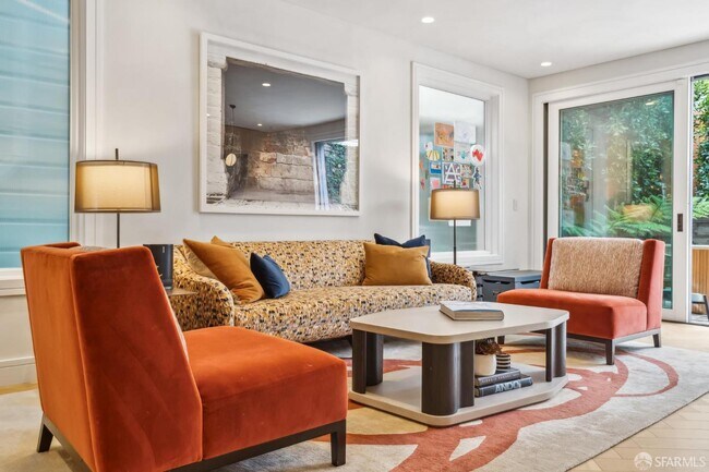 Building Photo - 7 Seymour St