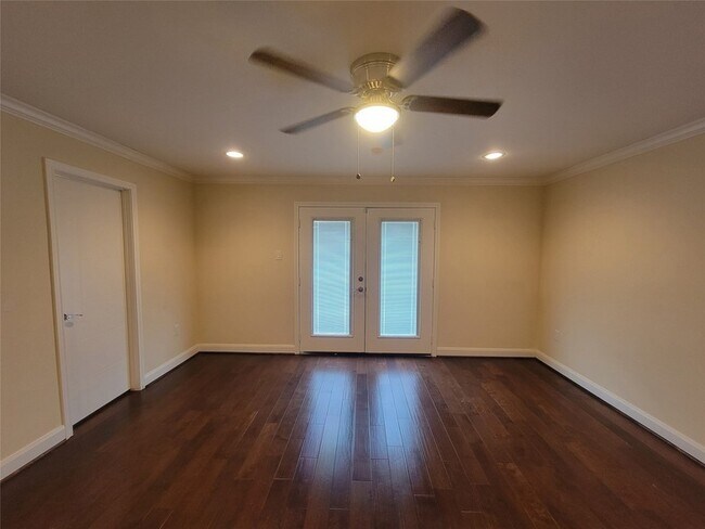 Building Photo - 1007 Blue Willow Dr