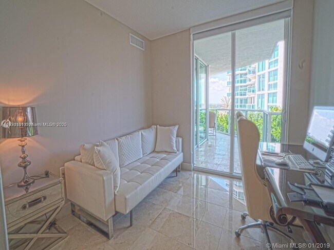 Building Photo - 200 Sunny Isles Blvd