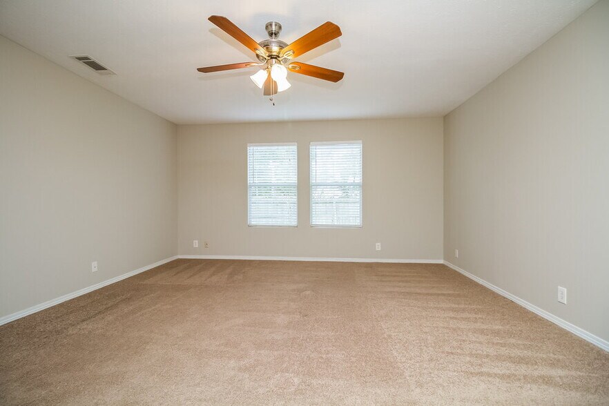 Building Photo - 805 Hammersmith Dr