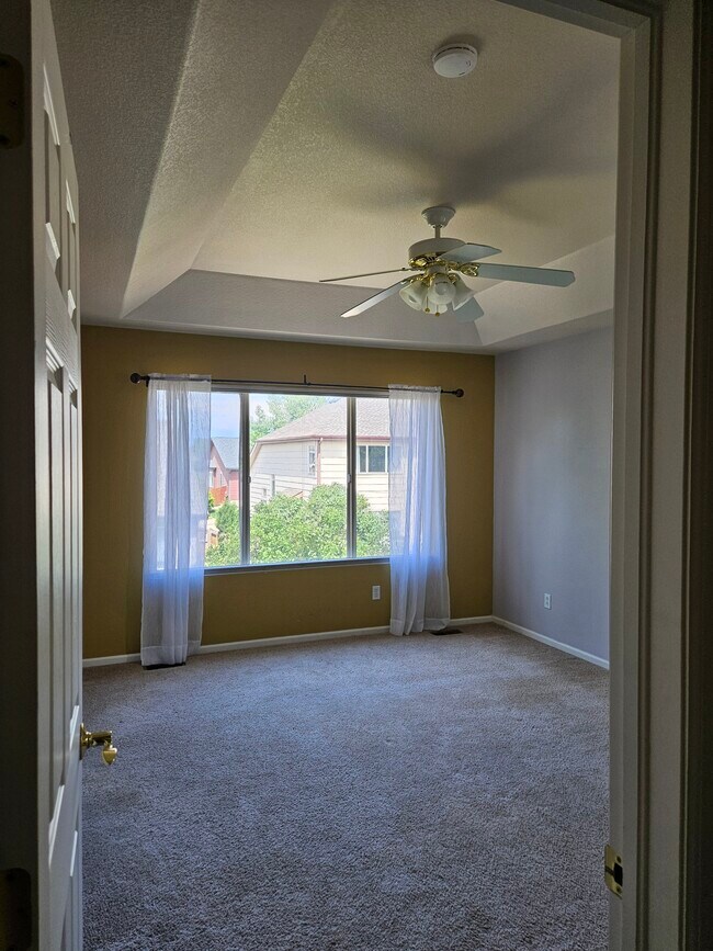 Building Photo - 2353 Aral Dr