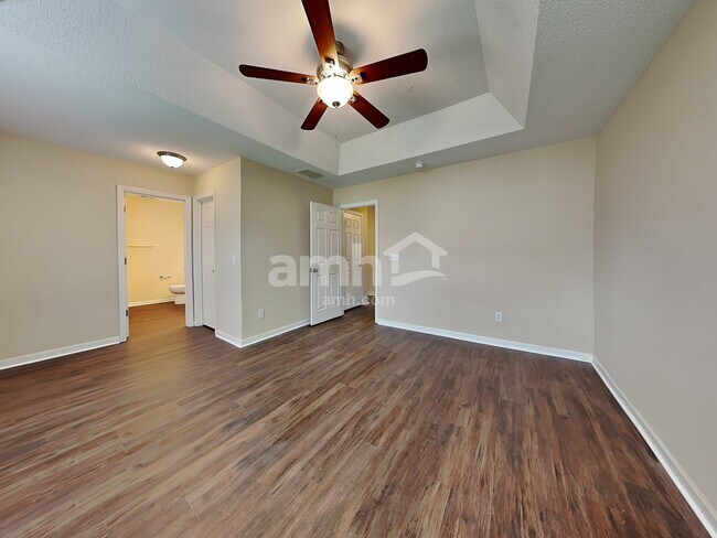 Building Photo - 1308 Silver Dr