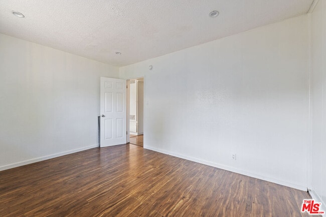 Building Photo - 1857 W 24th St