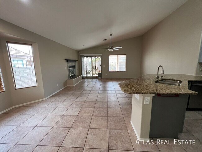 Building Photo - 3028 S Elinore Dr