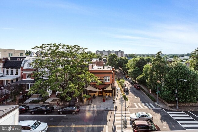 Building Photo - Stunning Three Bedroom Penthouse Condo W/Three Private Outdoor Spaces & Parking Included!