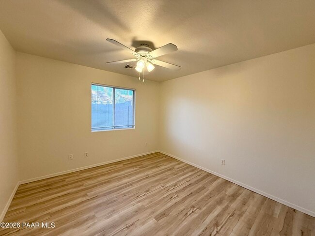 Building Photo - 7160 E Thrush Ln