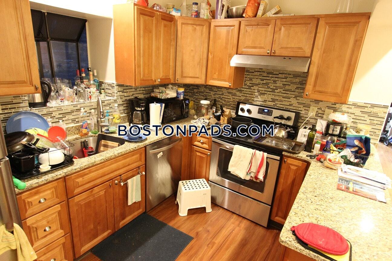 Building Photo - 616 Columbus Ave