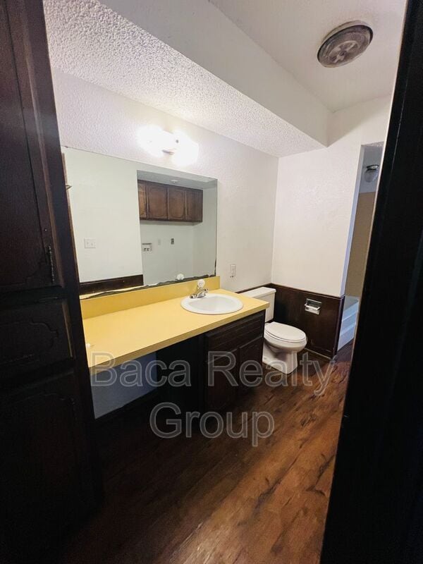 Building Photo - 2264 Donna Dr