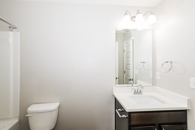 Building Photo - 560 Sedona Loop