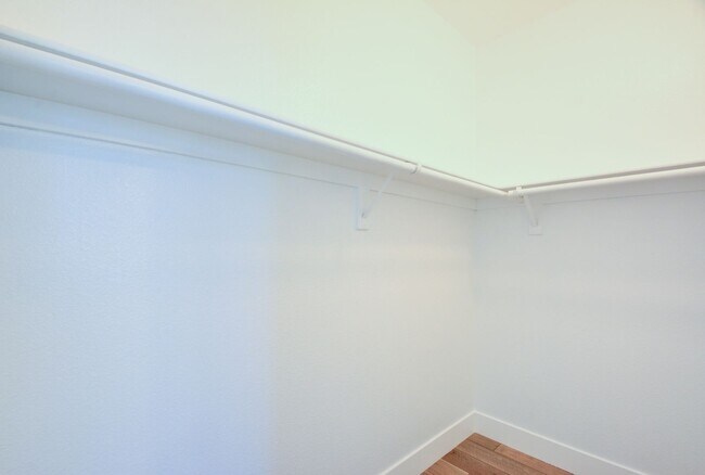 Building Photo - Beautiful 1 BR 1 Bath condo in Green Valle...
