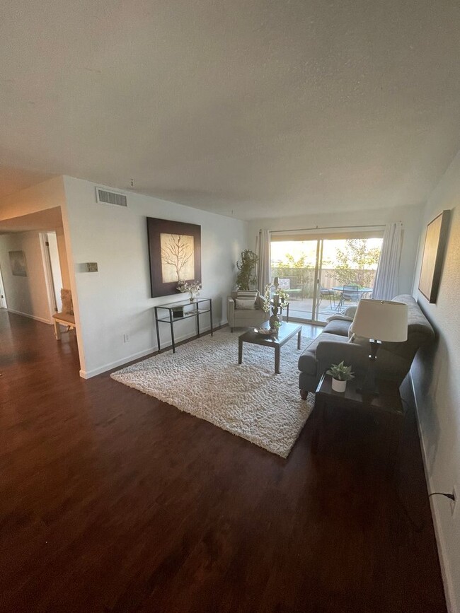 Primary Photo - Updated 3BD/ 2BA Gunbarrel Condo- NEW CARP...