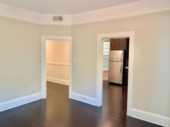 Building Photo - 54-56 Sharon St