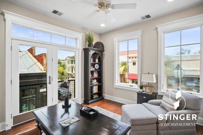 Building Photo - 700 Bay St