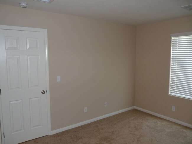 Building Photo - SOUTHERN HIGHLANDS 3 BEDROOM, 3 BATH HOME