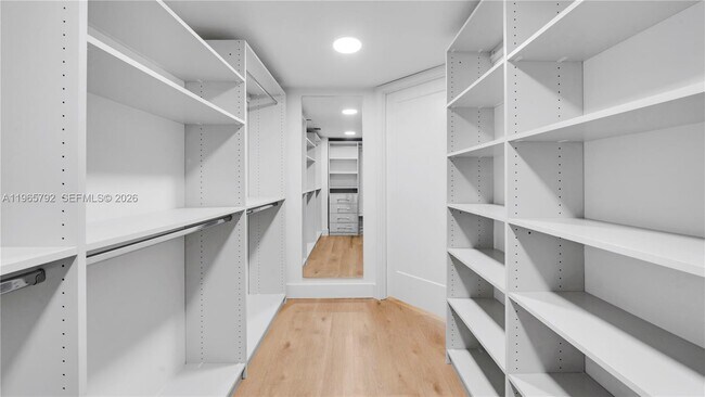 Building Photo - 555 NE 34th St