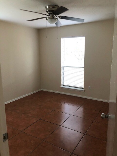 Building Photo - 239 Craddock Ave