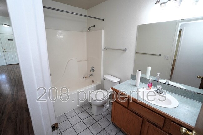 Building Photo - 46 3rd St