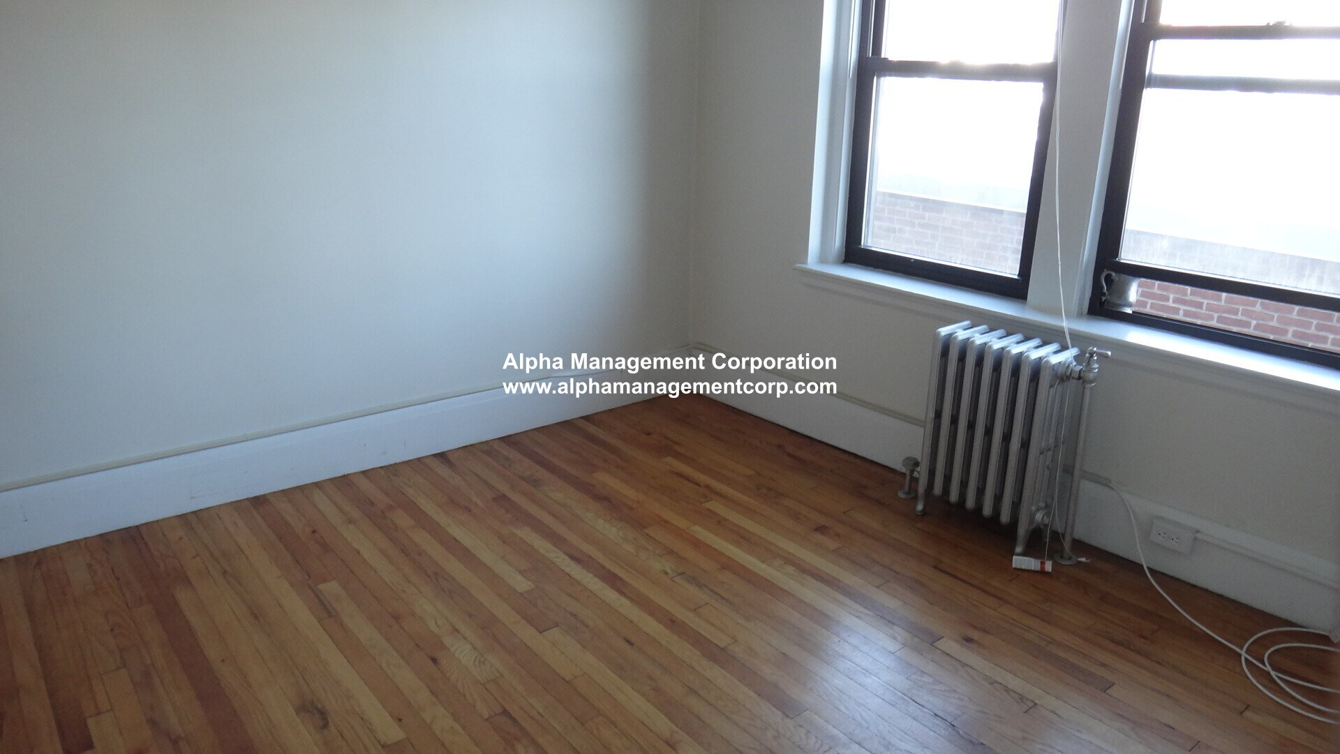 Building Photo - 349 Pleasant St