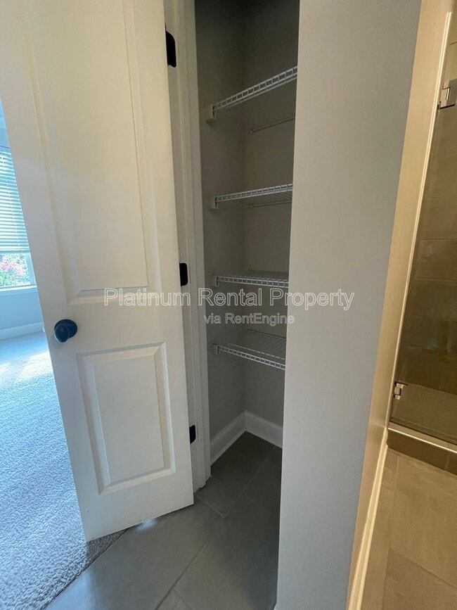 Building Photo - 1236 Stone Castle Cir