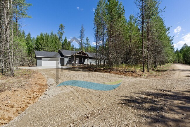 Building Photo - 4 Bedroom 2 Bathroom Home with Attached 2-Car Garage Available in Blanchard!