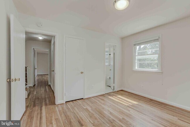 Building Photo - 9703 Stoneham Terrace