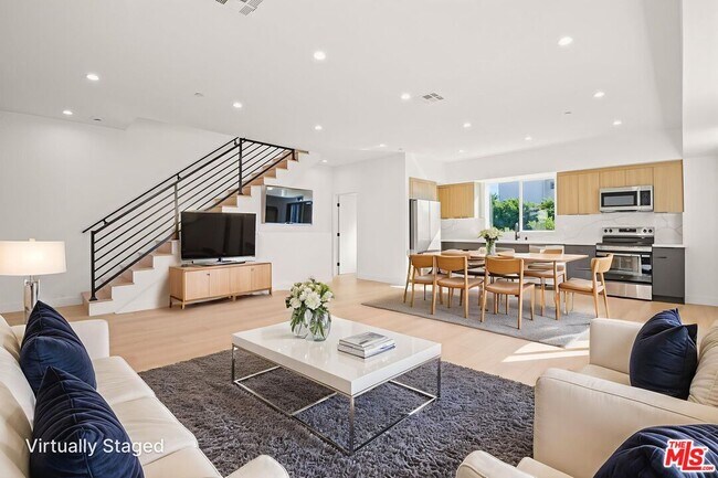 Primary Photo - 1707 Burnside Ave