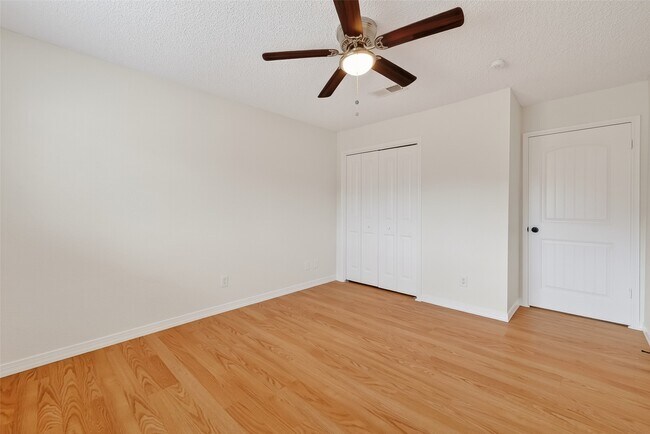 Building Photo - 9538 Ravensworth Dr